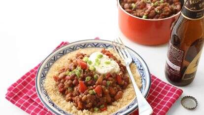 צ׳ילי צמחוני בבירה עם עדשים וקטניות | אפרת ליכטנשטט