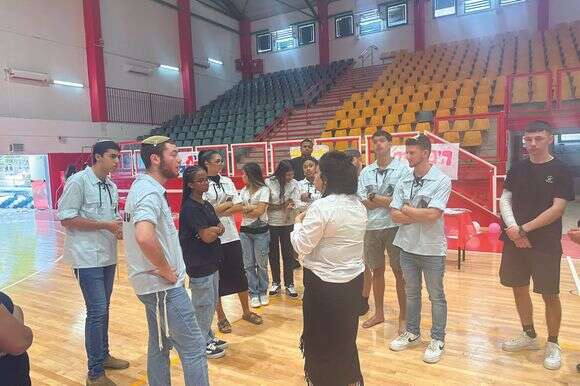 מ־7 תלמידים בלבד, למאתיים חניכים . חניכי סניף מקיף דתי אמית באר־שבע של בני עקיבא | באדיבות המצולם מ־7 תלמידים בלבד, למאתיים חניכים . חניכי סניף מקיף דתי אמית באר־שבע של בני עקיבא | באדיבות המצולם