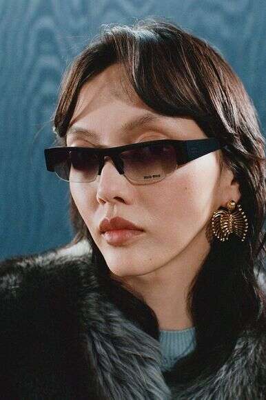 משקפיים של מיו מיו | יחצ חול