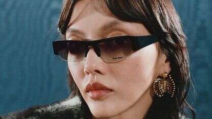 משקפיים של מיו מיו | יחצ חול