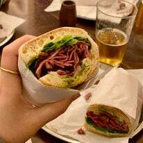 המלך ג'ורג'י דף הבית | ג'ו ונאוה