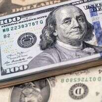 שטרות של מאה דולר אמריקני | צילום: פול יאנג - בלומברג