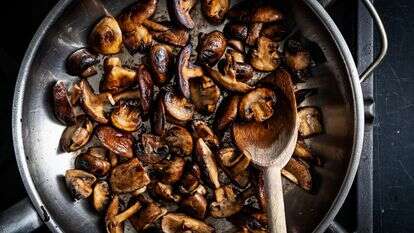 פטריות צלויות | סקוט סוצ'מן עבור הוושינגטון פוסט