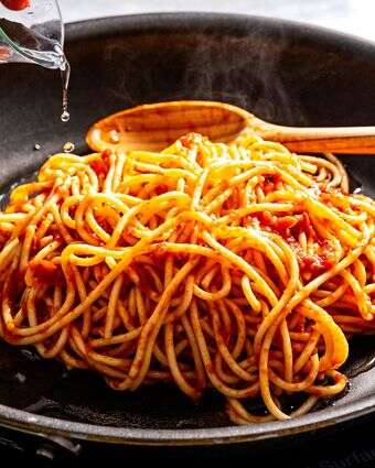 מים או יין עוזרים להחיות פסטה ברוטב עגבניות | סקוט סוצ'מן עבור הוושינגטון פוסט