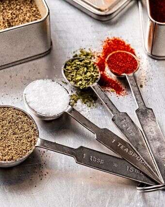 תבלינים | סקוט סוצ'מן עבור הוושינגטון פוסט; עיצוב אוכל מאת ניקולה ג'סטין דייוויס עבור הוושינגטון פוסט