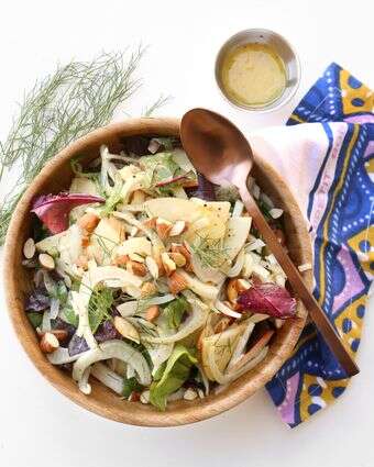 סלט שומר בוויניגרט חרדל ודבש – טרי, מפתיע ומאוזן | אפרת ליכטנשטט סלט שומר בוויניגרט חרדל ודבש – טרי, מפתיע ומאוזן | אפרת ליכטנשטט