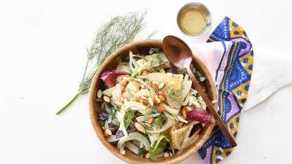 סלט שומר בוויניגרט חרדל ודבש – טרי, מפתיע ומאוזן | אפרת ליכטנשטט סלט שומר בוויניגרט חרדל ודבש – טרי, מפתיע ומאוזן | אפרת ליכטנשטט