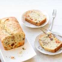 עוגת קוקוס רכה עם פירות יבשים, בול לט״ו בשבט | אפרת ליכנטשטט