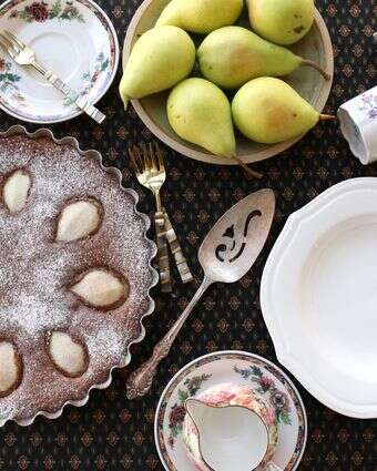 עוגת שוקולד ואגסים ללא גלוטן | אפרת ליכטנשטט