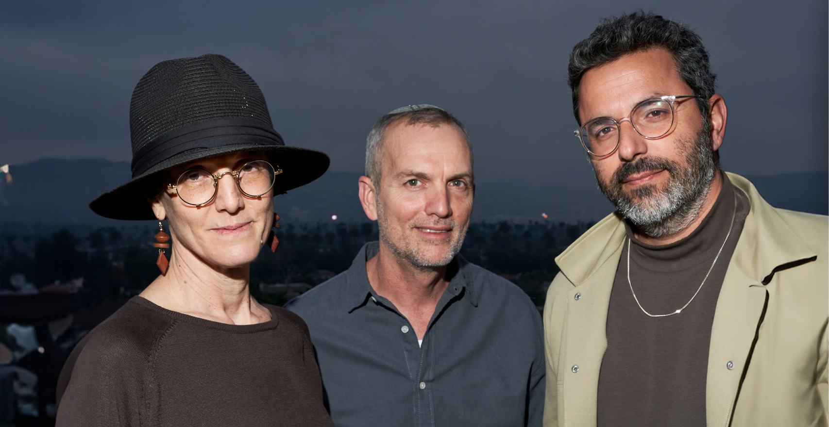 לתקן את התדמית. מימין: אלירן מלכה, לייזי שפירא וחווה דיבון | Jo Kohen לתקן את התדמית. מימין: אלירן מלכה, לייזי שפירא וחווה דיבון | Jo Kohen