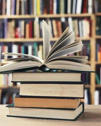 ספרים אילוסטרציה | שאטרסטוק