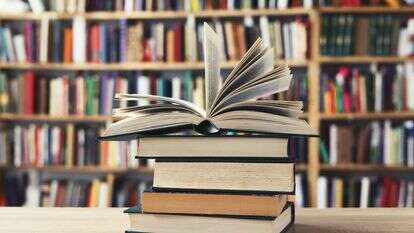 ספרים אילוסטרציה | שאטרסטוק