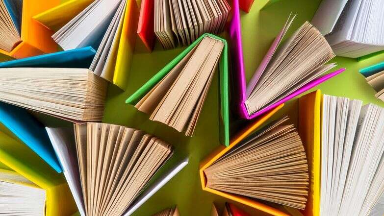 ספרים אילוסטרציה | שאטרסטוק