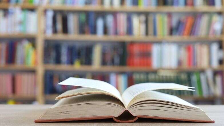 ספרים אילוסטרציה | שאטרסטוק