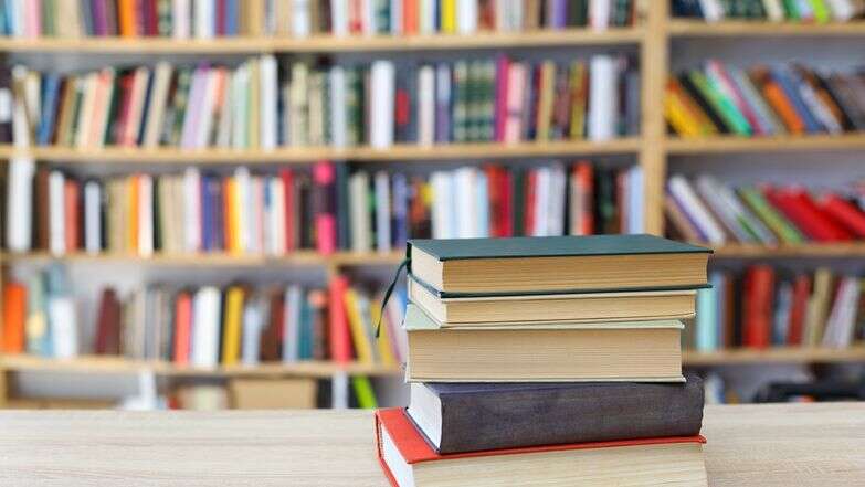 ספרים אילוסטרציה | שאטרסטוק