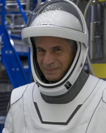 איתן סטיבה בחליפת חלל | צילום: Axiom Space & SpaceX