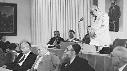 דוד בן־גוריון בישיבת מועצת העם במוזיאון תל־אביב, ספטמבר 1948 | צילום: לע"מ