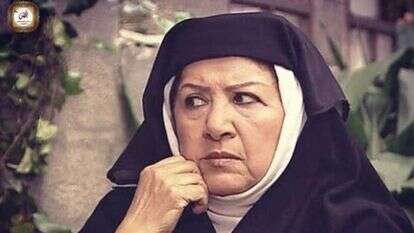 השחקנית הסורית הודא שעראווי בתפקיד אום זאכי בסדרה באב אל חארה, ששימשה ככלי תעמולה בסוריה | יוטיוב