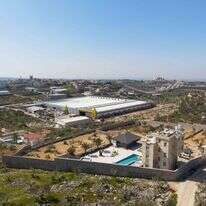 ב־2021 נהרסו 19 אחוזים מהמבנים הבלתי חוקיים, וב־2024 - 68 אחוזים. מתחם פלסטיני בלתי חוקי | לירון מולדובן