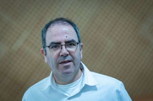 גיל לימון | יונתן זינדל, פלאש 90