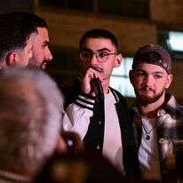 חטופים לשעבר בכיכר החטופים, לקראת חזרתו של רן גואילי ז"ל ארצה | אבשלום ששוני, פלאש 90