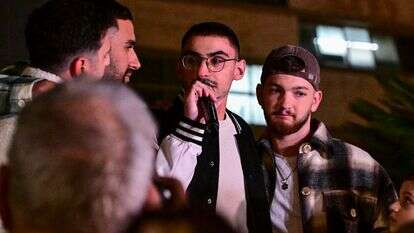 חטופים לשעבר בכיכר החטופים, לקראת חזרתו של רן גואילי ז"ל ארצה | אבשלום ששוני, פלאש 90