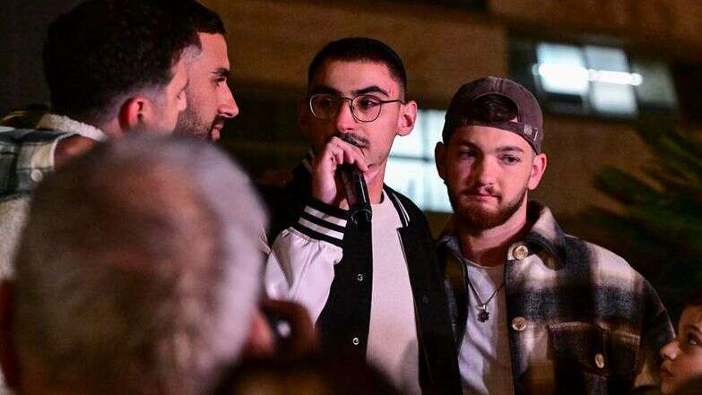 חטופים לשעבר בכיכר החטופים, לקראת חזרתו של רן גואילי ז"ל ארצה | אבשלום ששוני, פלאש 90 חטופים לשעבר בכיכר החטופים, לקראת חזרתו של רן גואילי ז"ל ארצה | אבשלום ששוני, פלאש 90