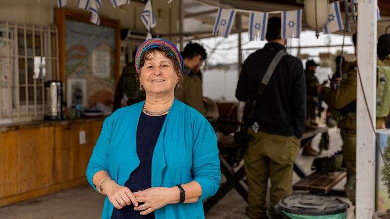 רותי גיליס | נעמה שטרן