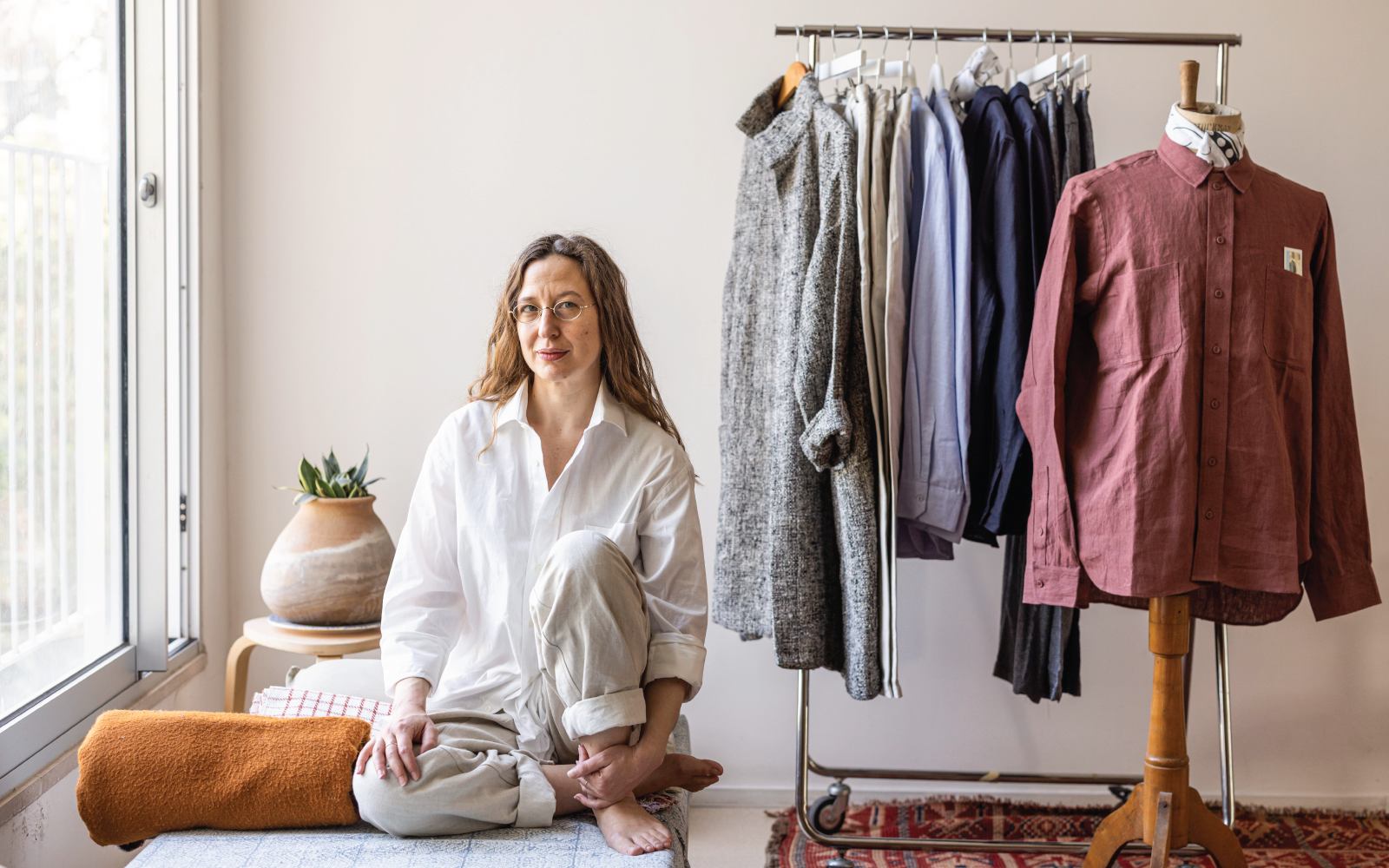 מוכרת לי מפעם | אבישג שאר־ישוב