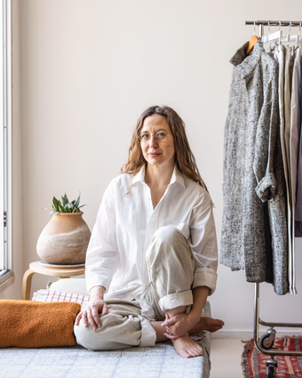 מוכרת לי מפעם | אבישג שאר־ישוב