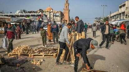 תושבי עזה בחאן יונס, בשבוע שעבר | אעבד ראחים חאטיב, פלאש 90