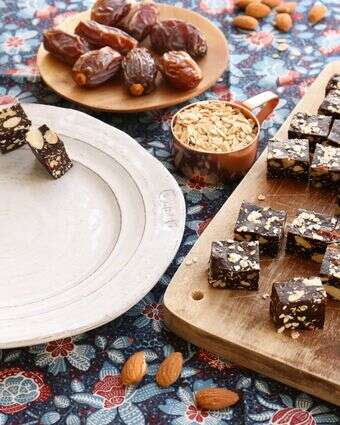 הפינוק החורפי שתחביאו מעצמכם: קוביות שוקולד מזויפות | אפרת ליכטנשטט