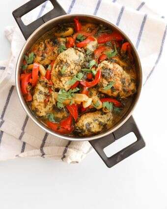 קציצות עוף ממולאות תמרים: השילוב המפתיע שממכר | אפרת ליכטנשטט