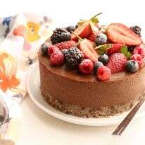 צ’יזקייק שוקולד טבעוני בלי אפייה – והאורחים לא ינחשו | אפרת ליכטנשטט