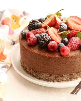 צ’יזקייק שוקולד טבעוני בלי אפייה – והאורחים לא ינחשו | אפרת ליכטנשטט