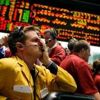 עובדים בבורסה בניו יורק ב-16 בספטמבר יום לאחר נפילת הבורסה | AP