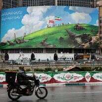 רוכבת אופנוע באיראן - עכשיו זה חוקי | AFP