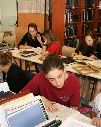 תורת ארץ ישראל זקוקה למבט נשי. מדרשת לינדנבאום בירושלים | גרשון אלינסון, פלאש 90