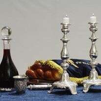 שולחן שבת | מנדי הכטמן, פלאש 90