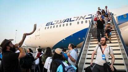 עולים חדשים מצפון אמריקה מגיעים ב"טיסת עלייה" מיוחדת מטעם ארגון נפש בנפש | פלאש 90