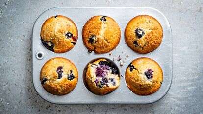 מאפינס אוכמניות עם 3 מרכיבים | סקוט סוצ'מן עבור הוושינגטון פוסט