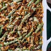 קדרת שעועית ירוקה עם בצלי שאלוט – שדרוג לקלאסיקה | מרווין ג'וזף/הוושינגטון פוסט; עיצוב אוכל מאת ליסה צ'רקסקי