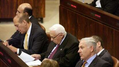 נתניהו, שרון ואולמרט בדיונים על חוק ההתנתקות, 2004 | עמוס בן גרשום, לע"מ