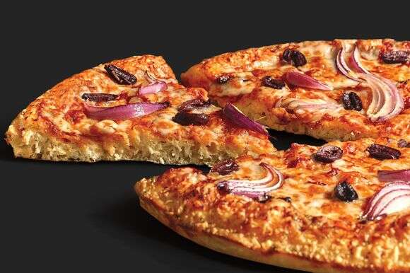 הפיצה העבה של דומינוס | אמיר מנחם