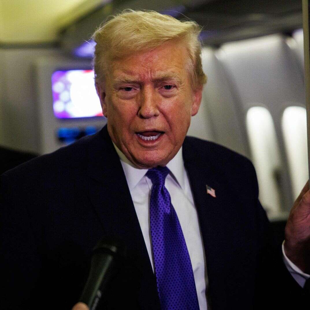 נשיא ארה"ב דונלד טראמפ על מטוס "אייר פורס 1" בסוף השבוע האחרון | AFP