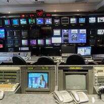 מאחורי הקלעים של אולפן טלוויזיה | יצחק הררי, פלאש 90