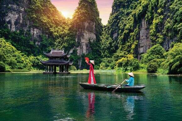 מטיילים במזרח | דוברות אל על