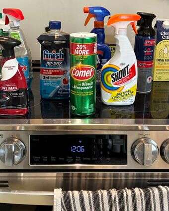 חומרי ניקוי ביתיים מסחריים מכילים לעיתים קרובות תערובות חזקות של כימיקלים | מייקל ג'יי קורן/הוושינגטון פוסט