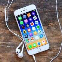 גם אני הלכתי לפשפש בתיקיות שלי מאז ואכן התמונות בחלקן נראו לי כמו מגלגול אחר | שאטרסטוק