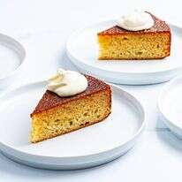 עוגת דבש עם פריחת תפוז | סקוט סוצ'מן עבור הוושינגטון פוסט